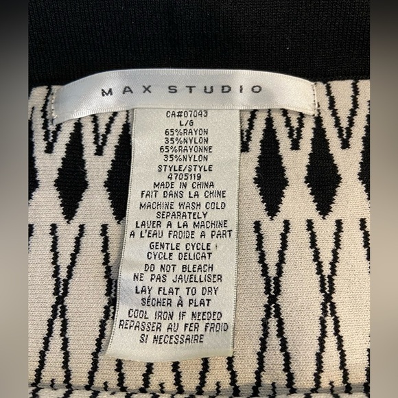 Max Studio Skater Knit Skirt Size Large - Picture 7 of 7